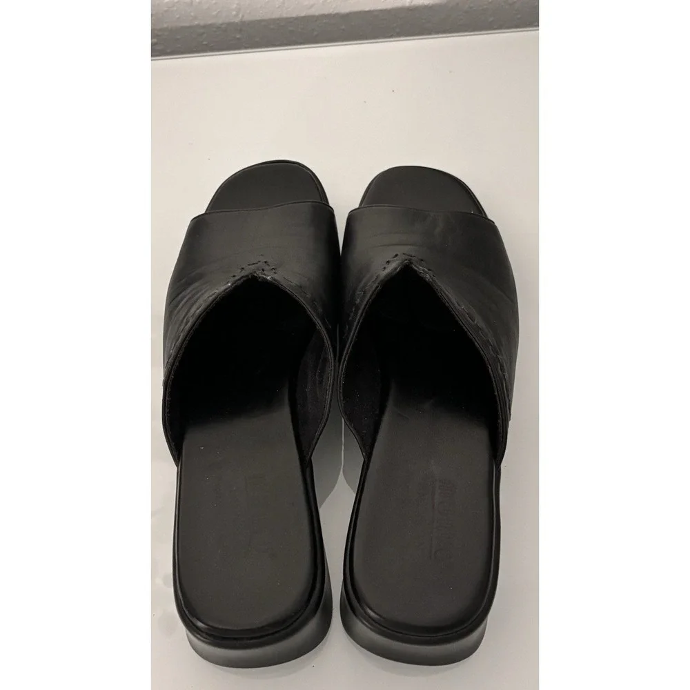 Munro American Black Leather Slide Sandals Sz 8 D Wide Munro-Tech